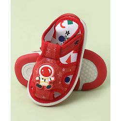 Cute Walk by Babyhug Velcro Closure Sandals With Astronaut Applique - Black