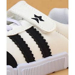 Cute Walk by Babyhug Casual shoes With Velcro Closure - Navy Blue