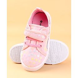 Cute Walk by Babyhug Casual shoes With Velcro Closure & Floral Applique - Light Green