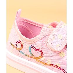 Cute Walk by Babyhug Casual shoes With Velcro Closure & Floral Applique - Light Green