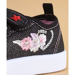 Cute Walk by Babyhug Velcro Closure Casual Shoes with Floral Embroidery - Black