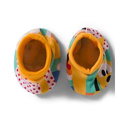 Babyhug Disney 100% Cotton Knit Cap Mittens & Booties Set With Micky Mouse & Friend Print Multicolour - Diameter 16 cm