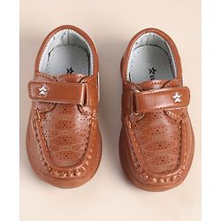 Cute Walk by Babyhug Velcro Closure Loafers with Star Applique - Black
