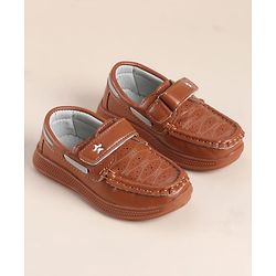 Cute Walk by Babyhug Velcro Closure Loafers with Star Applique - Black