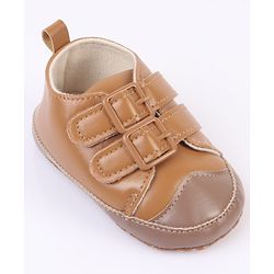 Cute Walk by Babyhug Velcro Closure Solid Colour Booties -Beige