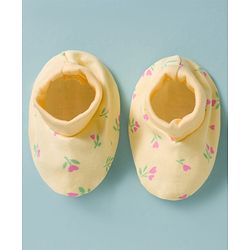 Babyhug 100% Cotton Knit Cap, Mittens & Booties Set with Floral Print Peach - Diameter 16 cm
