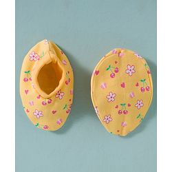 Babyhug 100% Cotton Interlock Knit Cap, Mittens & Booties Set With Floral Print Yellow - Diameter 16 cm