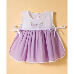 Babyhug 100 % Cotton Cambric Woven Sleeveless Jhabla & Bloomer With Floral Print - Multicolor