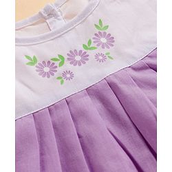 Babyhug 100 % Cotton Cambric Woven Sleeveless Jhabla & Bloomer With Floral Print - Multicolor