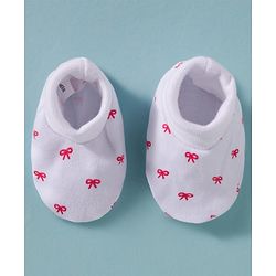 Babyhug 100% Cotton Knit Cap Mittens & Booties Set with Bow Print White - Diameter 12 cm