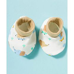 Babyhug 100% Cotton Knit Cap Mittens & Booties With Elephant Print Multicolor - Diameter 17 cm