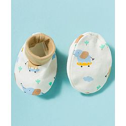 Babyhug 100% Cotton Knit Cap Mittens & Booties With Elephant Print Multicolor - Diameter 17 cm