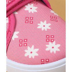 Cute Walk by Babyhug Velcro Closure Casual Shoes with Floral Pint - Blue