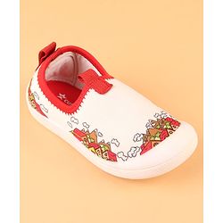 Cute Walk by Babyhug Slip On Casual Shoes with House Print - White