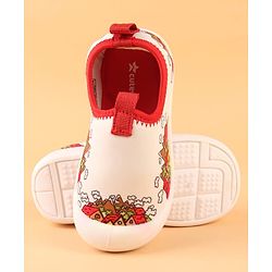 Cute Walk by Babyhug Slip On Casual Shoes with House Print - White