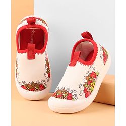 Cute Walk by Babyhug Slip On Casual Shoes with House Print - White