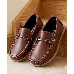 Cute Walk by Babyhug Slip On Loafers With Applique - Brown