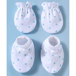 Babyhug 100% Cotton Knit Star Printed Mittens & Booties Set - White