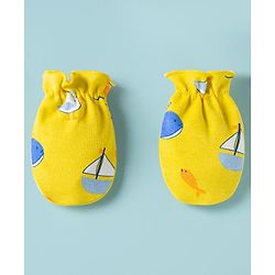 Babyhug 100% Cotton Knit Cap Mittens & Booties with Whale Print Multicolor - Diameter 10 cm