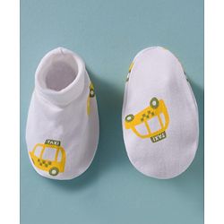 Babyhug 100% Cotton Knit Cap Mittens & Booties Set with Taxi Print White - Diameter 10 cm