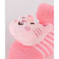 Cute Walk by Babyhug Ankle Length Socks Shoes With Stripes & Kitty Applique - Pink