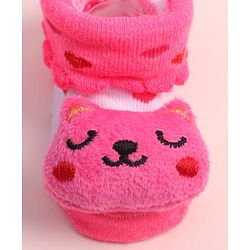 Cute Walk by Babyhug Fabric Ankle Length Socks Shoes with Heart Design & Kitten Applique- Pink