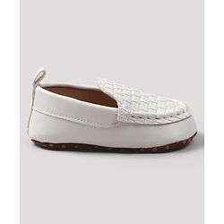 Cute Walk by Babyhug Slip On Solid Booties - White
