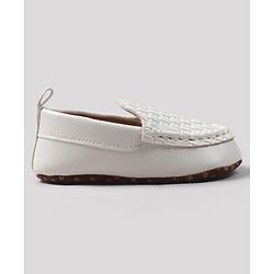 Cute Walk by Babyhug Slip On Solid Booties - White