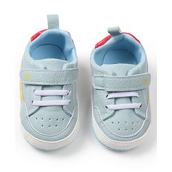 Cute Walk by Babyhug Velcro Closure Solid Booties - Blue