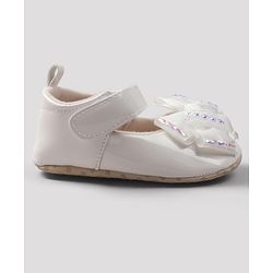 Cute Walk by Babyhug Velcro Closure Solid Booties with Bow Applique - White