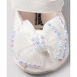 Cute Walk by Babyhug Velcro Closure Solid Booties with Bow Applique - White