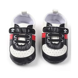 Cute Walk by Babyhug Velcro Closure Solid Booties - Black