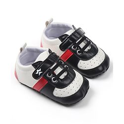 Cute Walk by Babyhug Velcro Closure Solid Booties - Black