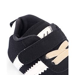Cute Walk by Babyhug Velcro Closure Solid Booties - Black