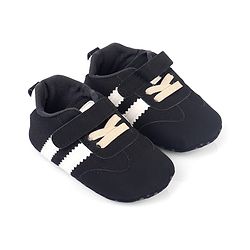Cute Walk by Babyhug Velcro Closure Solid Booties - Black