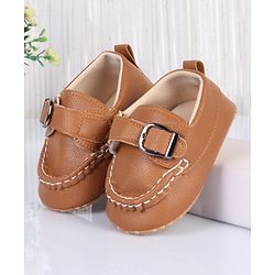 Cute Walk by Babyhug Velcro Closure Solid Booties - Brown