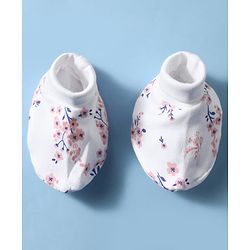 Babyhug 100% Cotton Interlock Knit Floral Print Cap Mittens and Booties - Whte