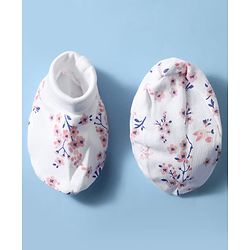 Babyhug 100% Cotton Interlock Knit Floral Print Cap Mittens and Booties - Whte