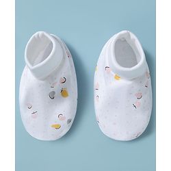 Babyhug 100% Cotton Interlock Knit Mittens & Booties Set With Heart Print - White