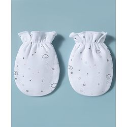 Babyhug 100% Cotton Interlock Knit Mittens & Booties Set With Clouds Print - White