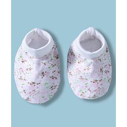 Babyhug 100% Cotton Interlock Knit Mittens & Booties With Floral & Bunny Print - Multicolor