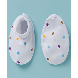 Babyhug 100% Cotton Knit Cap Mittens & Booties with Star Print Multicolor - Diameter 8 cm