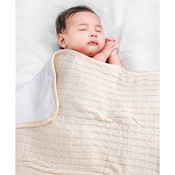 Babyhug Premium Cotton Knitted & Fur Blanket - White