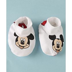 Babyhug Disney Interlock Knit Cap Mittens & Booties with Mickey Mouse Print White - Diameter - 16 cm