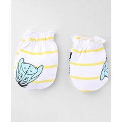 Babyhug Disney Interlock Knit Cap Mittens & Booties with Winnie & Friends Print White- Diameter 14.5 cm