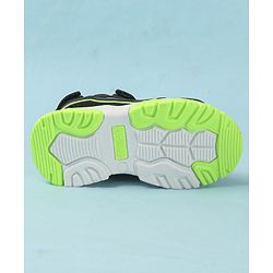 Cute Walk by Babyhug Velcro Closure Solid Sandals - Black