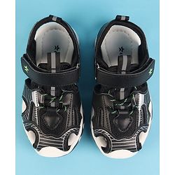 Cute Walk by Babyhug Velcro Closure Solid Sandals - Black