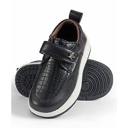 Cute Walk by Babyhug Velcro Closure Solid Loafers - Black