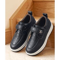 Cute Walk by Babyhug Velcro Closure Solid Loafers - Black