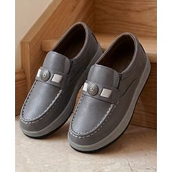 Cute Walk by Babyhug Slip On Loafers With Applique - Grey